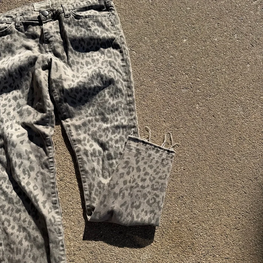 Current Elliott The Stiletto Gray Leopard Denim Jeans Size 32 - Picture 3 of 7